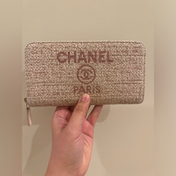 Chanel Tweed Deauville zip around wallet - Picture 1 of 12
